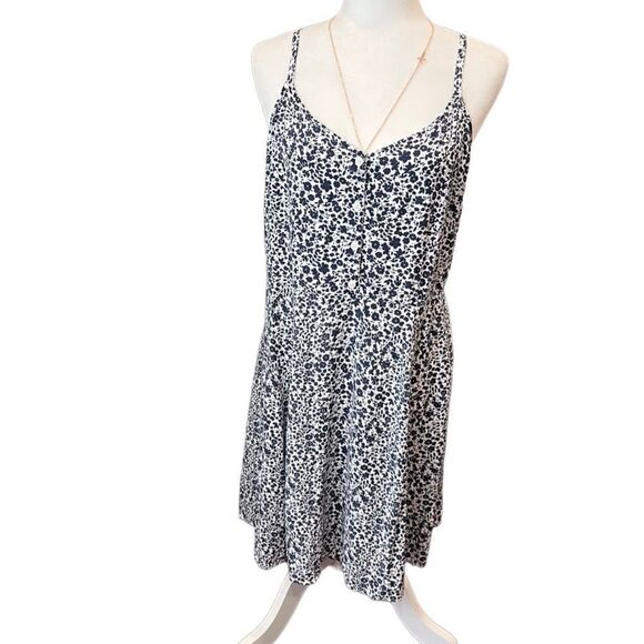 Gap Summer dress white and blue floral size medium - Picture 7 of 16